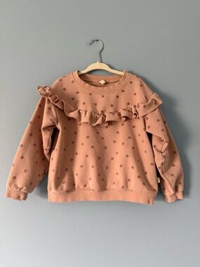 Quincy Mae Ruffle Fleece Sweatshirt in Polka Dot Print in Mauve
